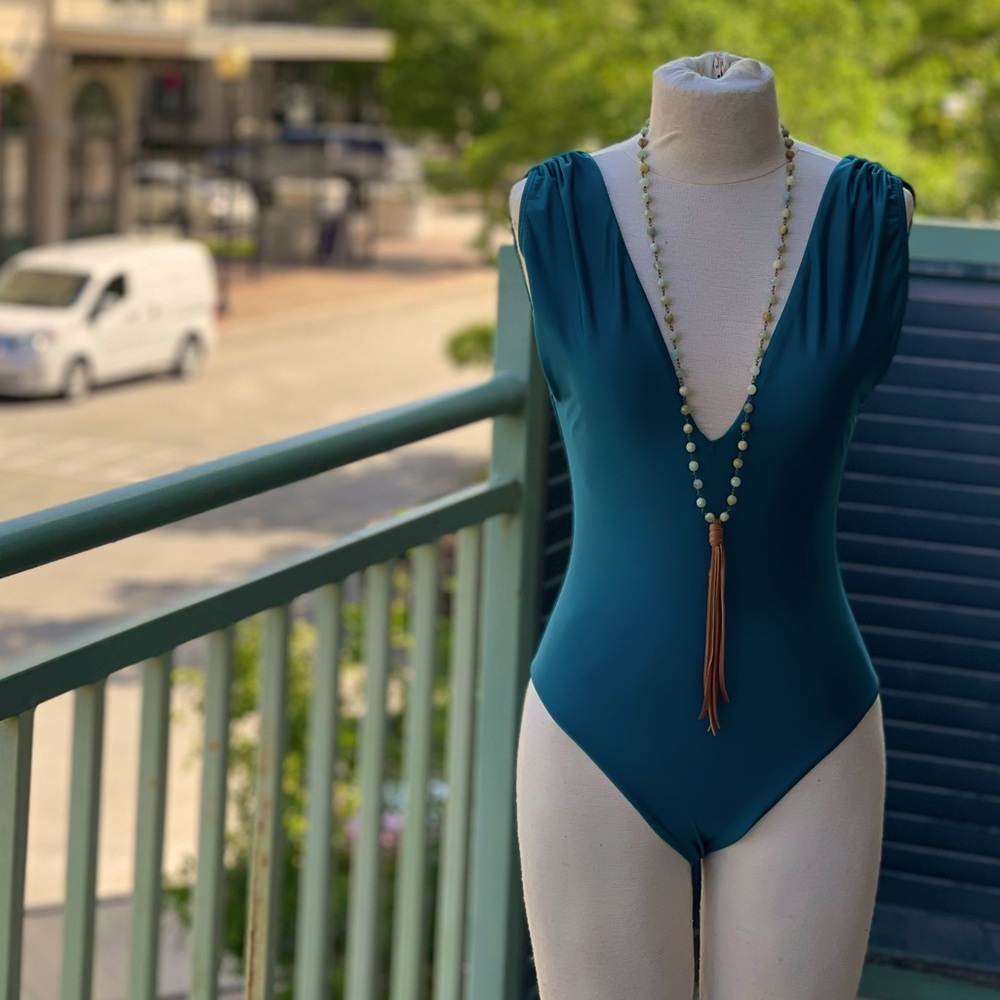BNWT no defects vix ins piece bathing suit
